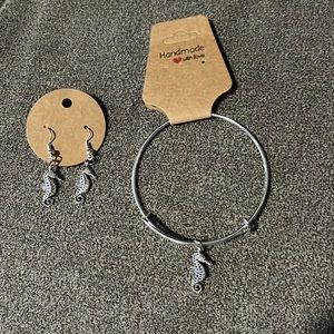 Jewelry - Seahorse bracelet and pierced earrings